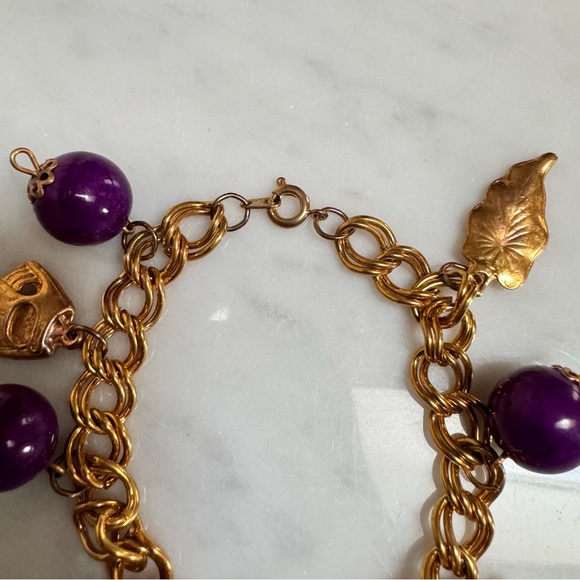 💰SOLD💰 Vintage Gold Chain Charm Bracelet Purple Bead Baseball Gloves Bell 7.5"L - Picture 3 of 9